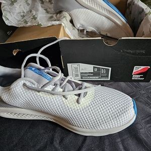 Bnwt under Armour mens shoes